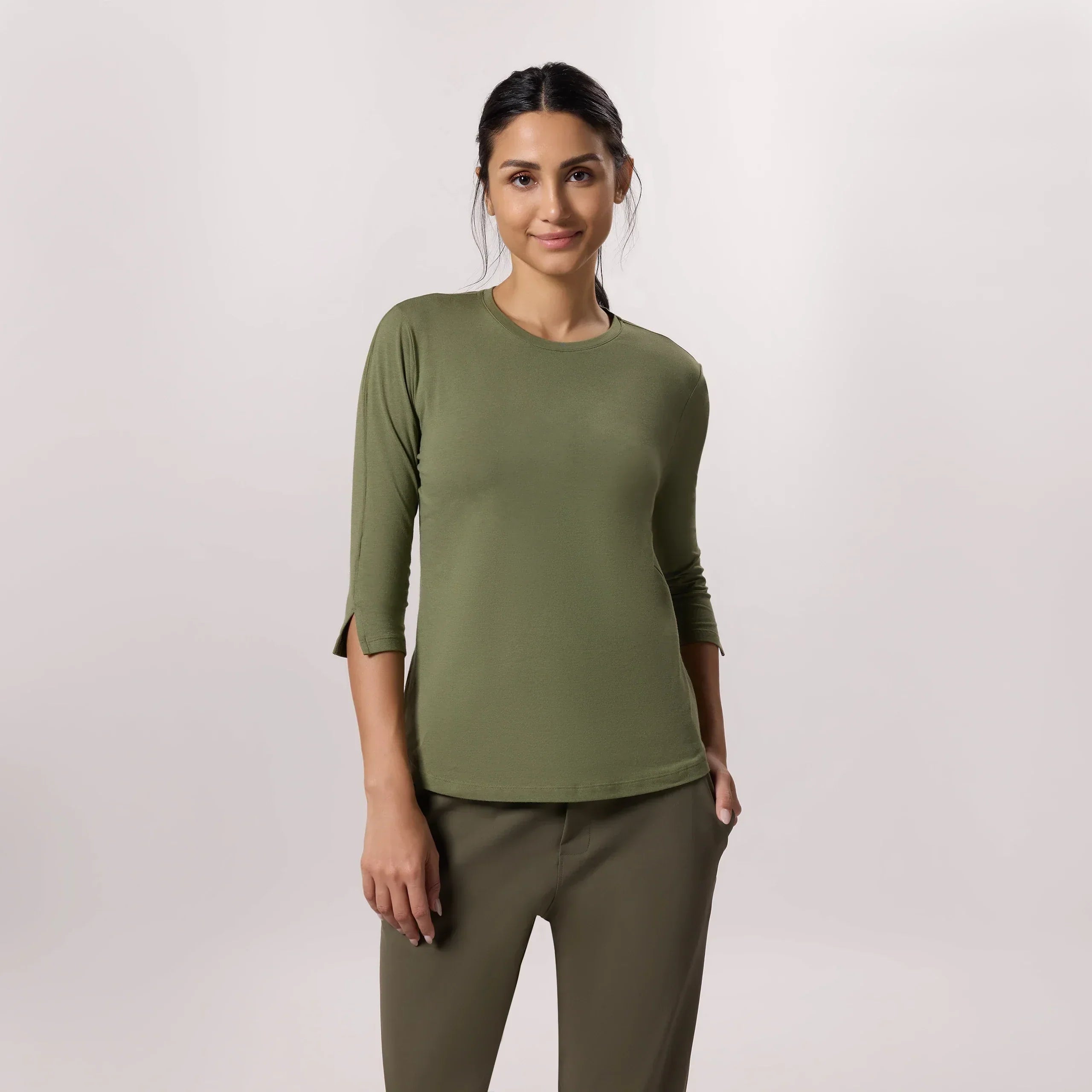 Musk green long sleeve top with stretch comfort - بلوزة بأكمام طويلة باللون الأخضر مع راحة مطاطية