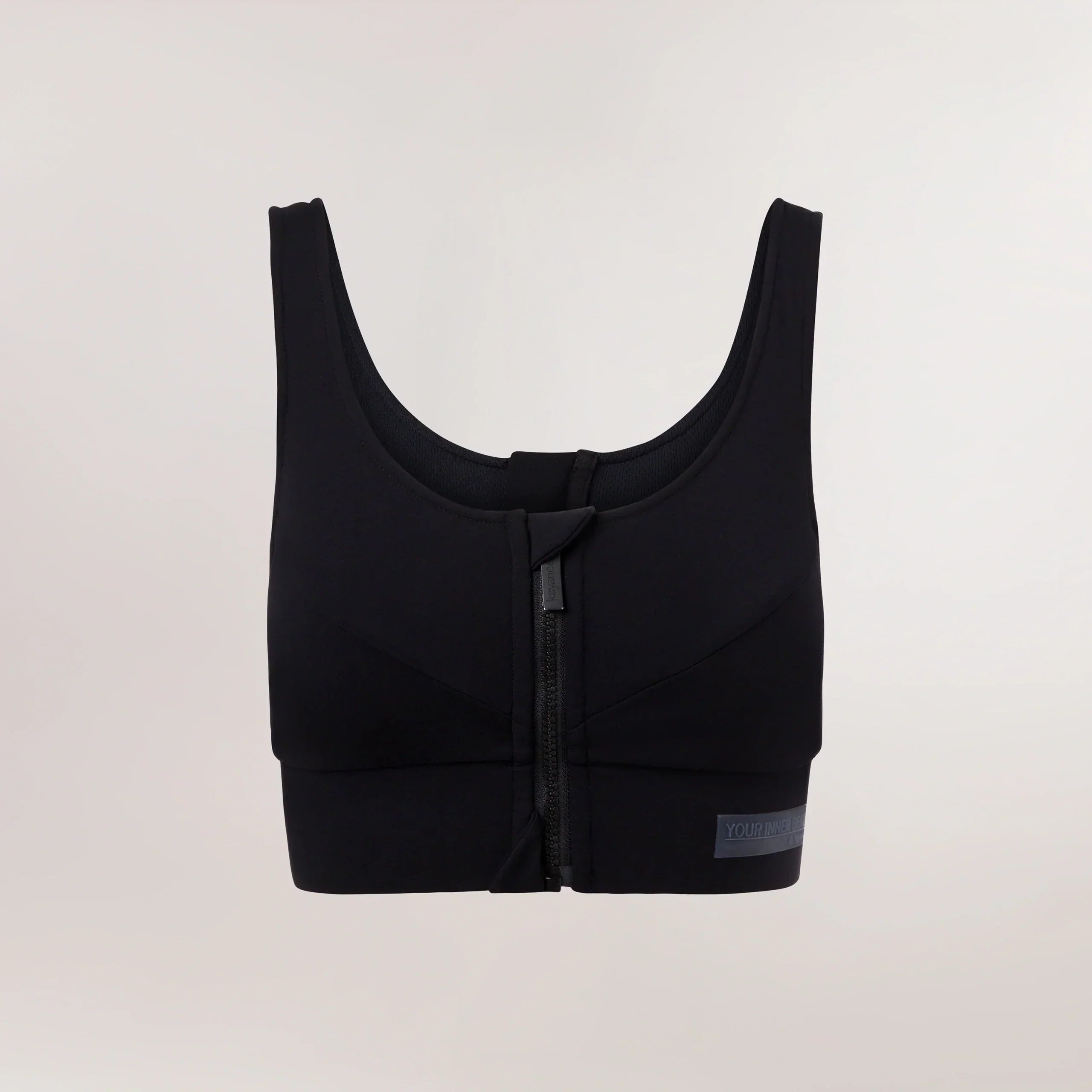 Black cropped top with sculpting stretch fabric - بلوزة سوداء قصيرة بقماش مطاطي داعم