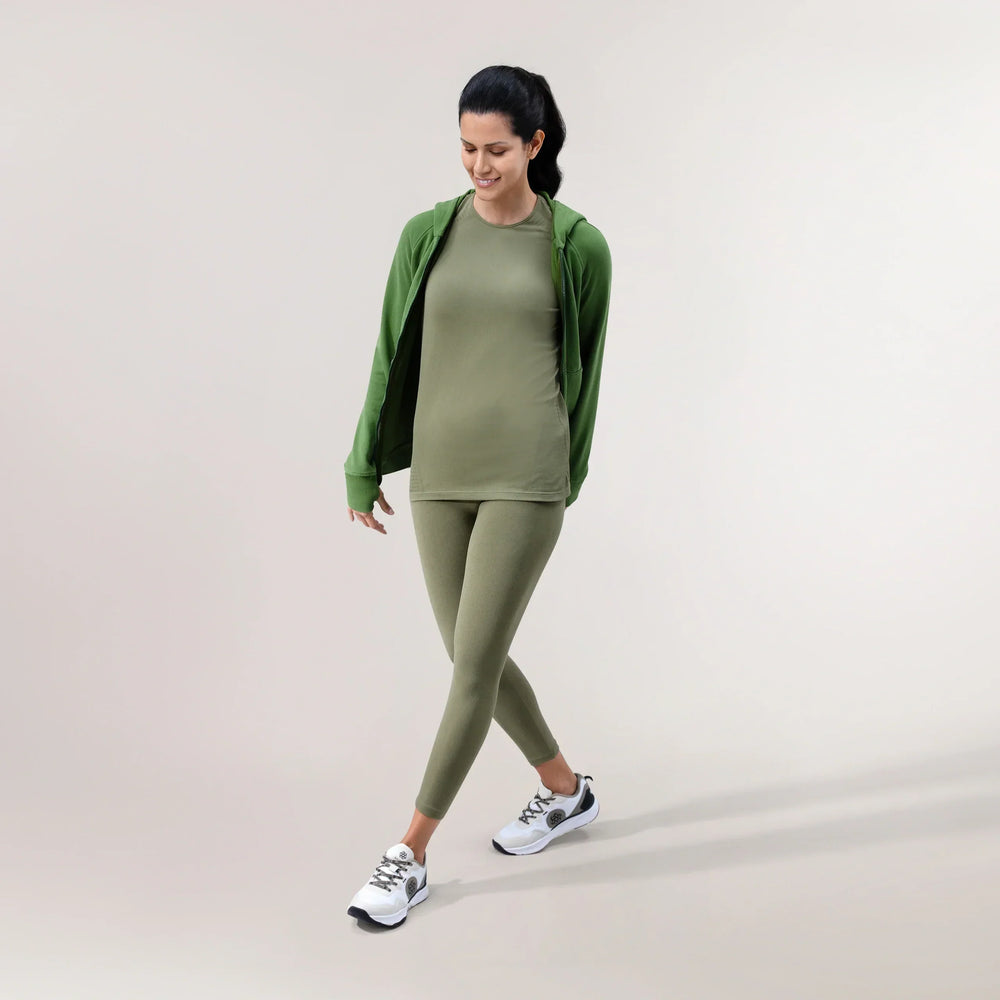 Dark musk green hoodie with front pocket and hood - هودي باللون الأخضر الداكن مع جيب أمامي وغطاء للرأس