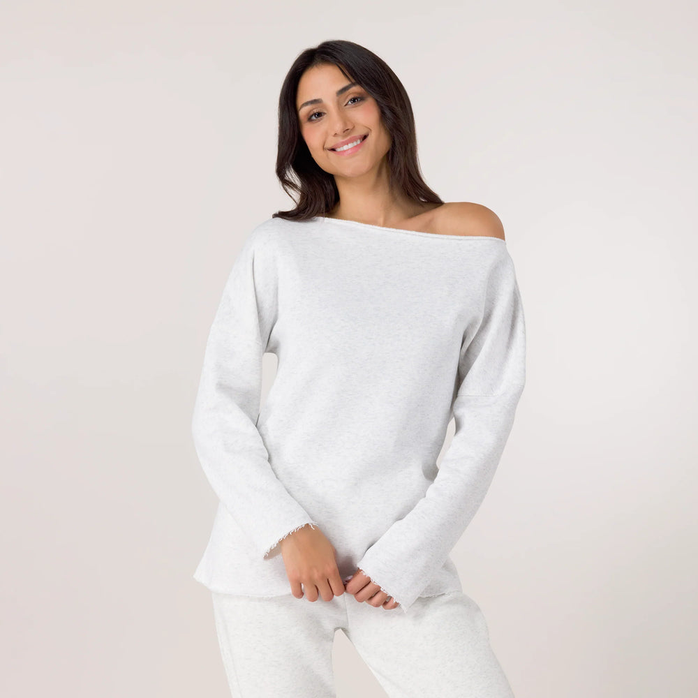 Heather grey fleece top with dropped shoulder fit - بلوزة من الصوف باللون الرمادي الفاتح مع قصة كتف منسدلة