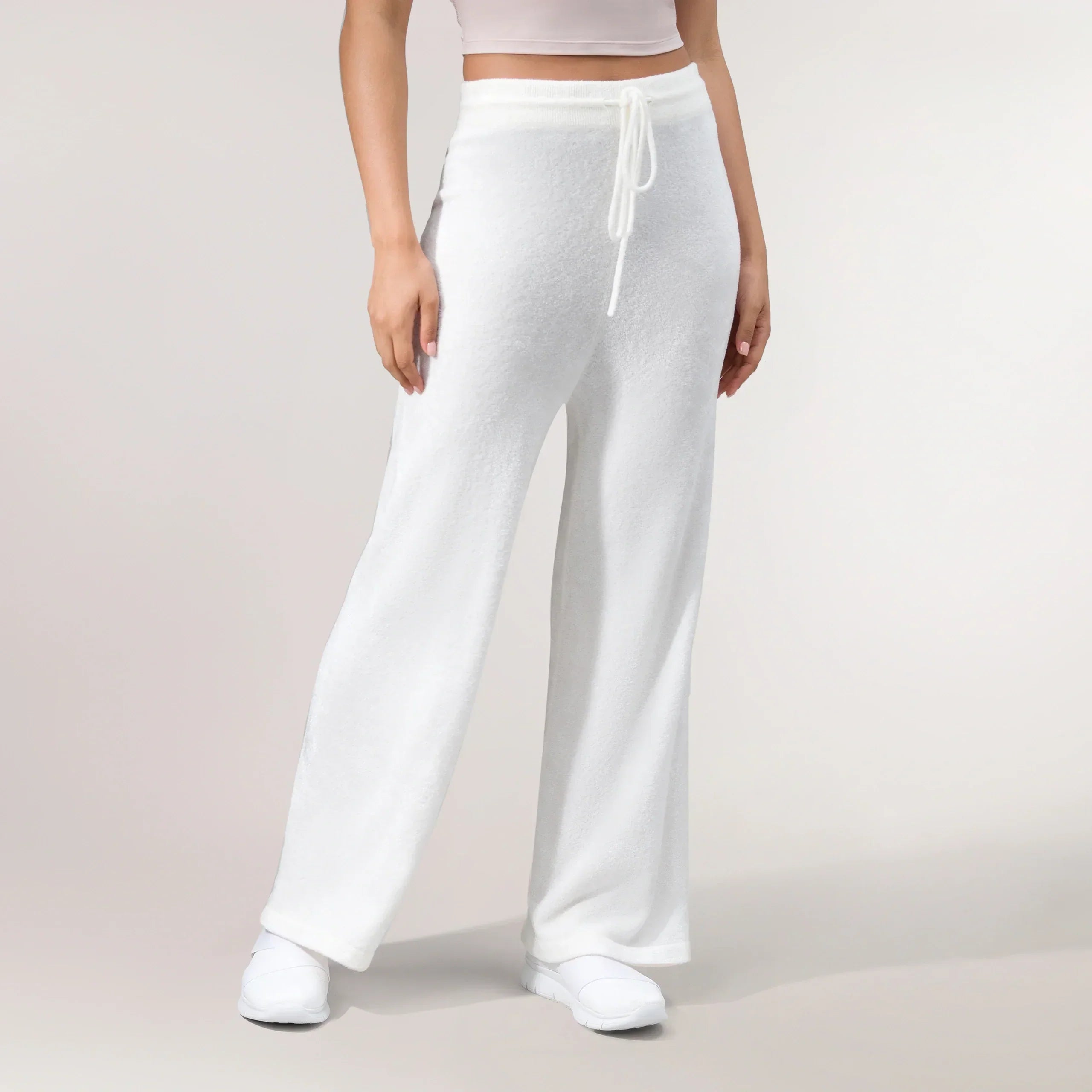 Core white Cozy Up pants with a waist adjustable waistband - بنطال