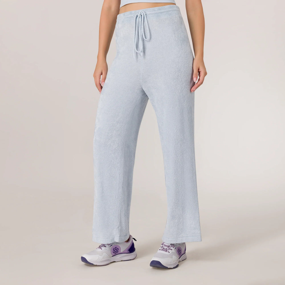 Light blue Cozy Up lounge pants with adjustable waistband - بنطال لوْنج "كوزي آب" باللون الأزرق الفاتح بحزام خصر قابل للتعديل