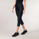 Core black Glide cropped legging - ليقنز جلايد باللون الأسود الكلاسيكي