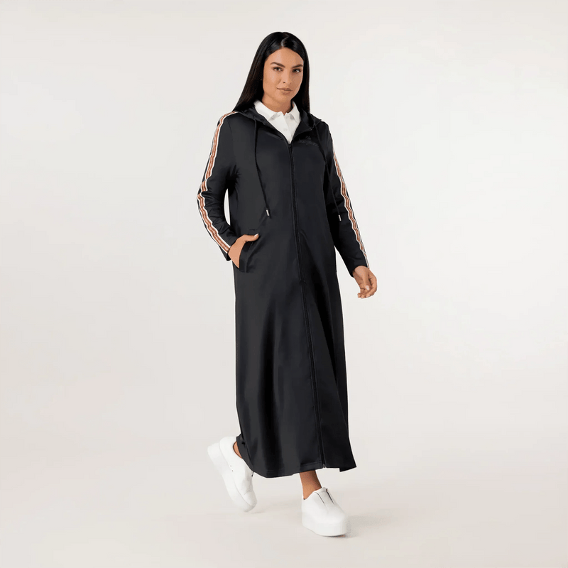 Black zip-up track abaya with side stripes - عباية رياضية سوداء بسحاب مع خطوط جانبية