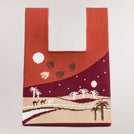 Patterned desert scene bag with seasonal print from Ramadan's collection - حقيبة منقوشة بمشهد صحراوي مع طباعة موسمية من مجموعة رمضان