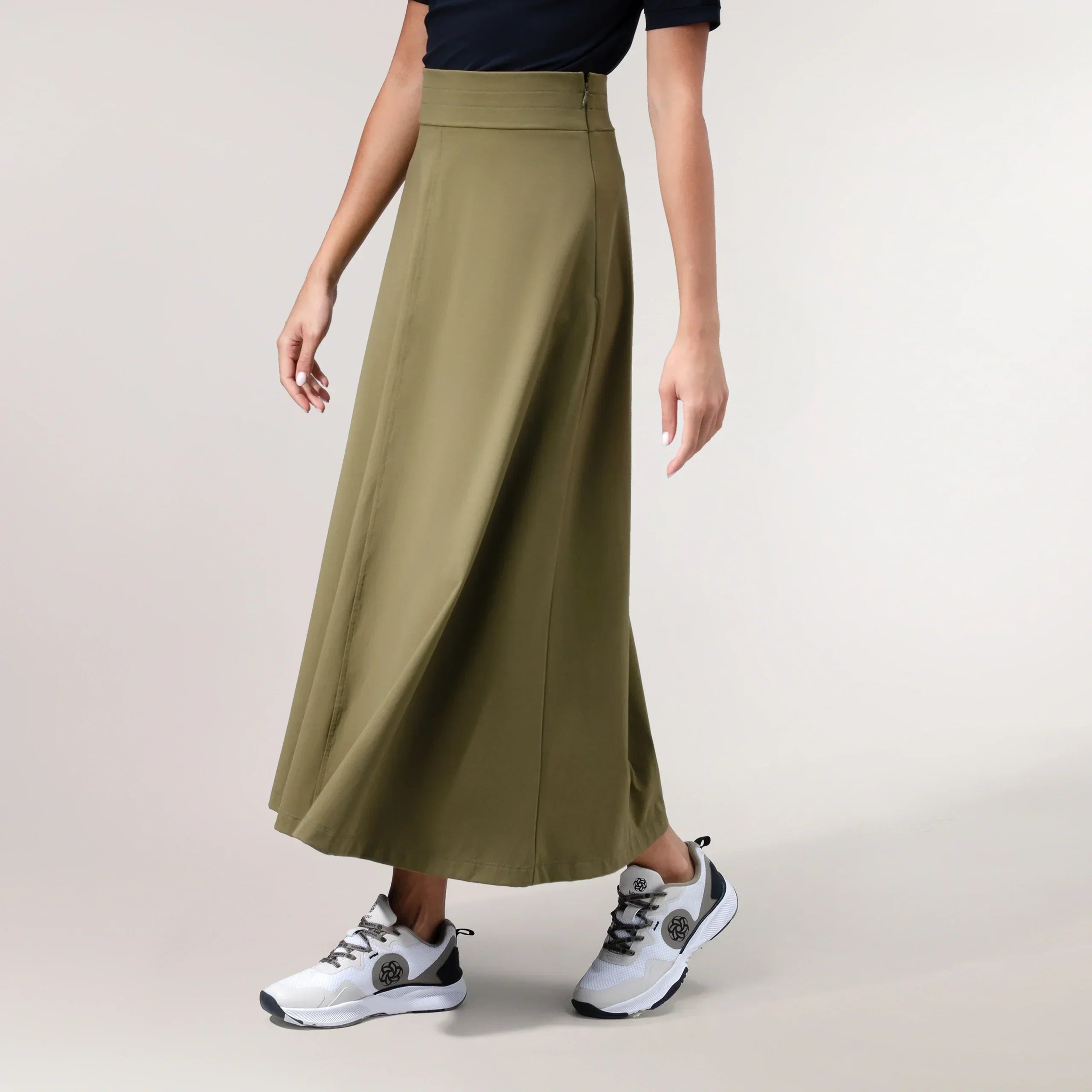 Rainforest green flared skirt with flowy hem - تنورة كلوش بلون أخضر رينفورست بحافة ناعمة وانسيابية