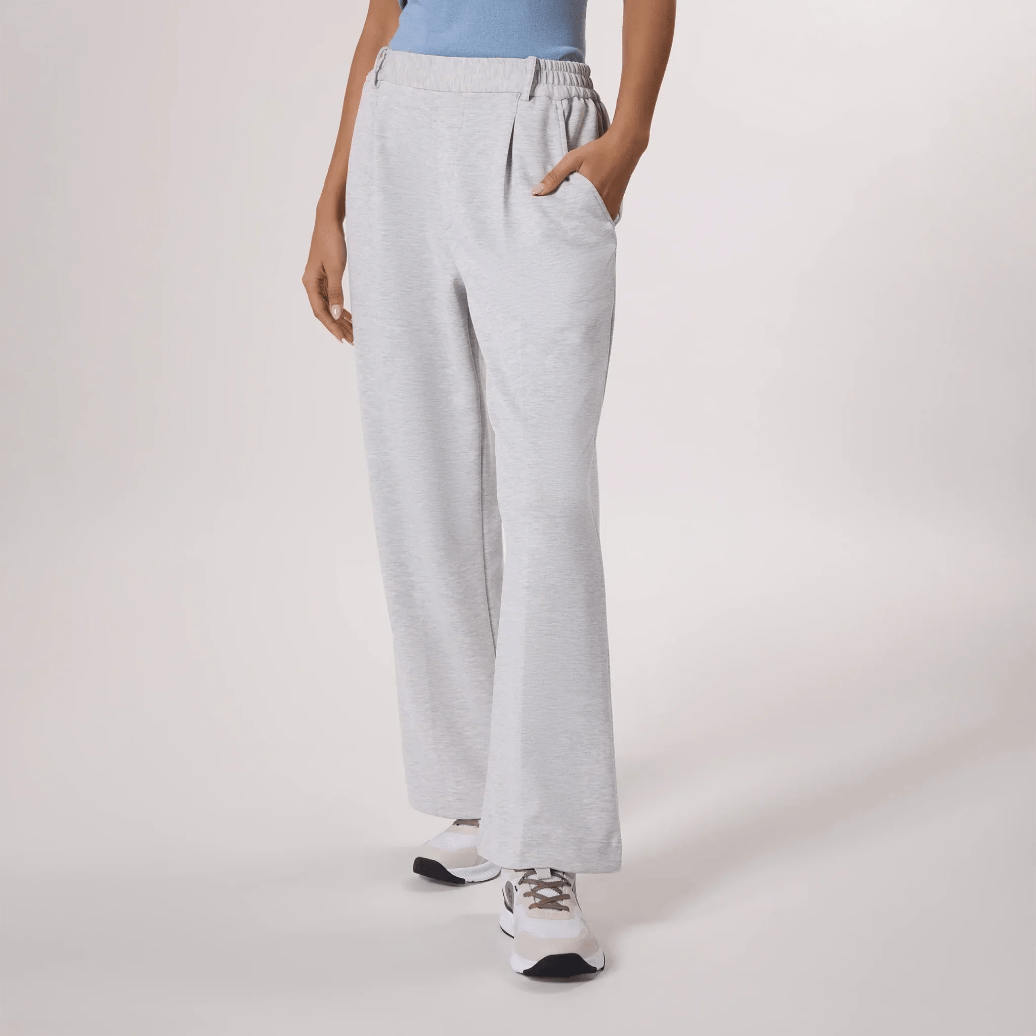 Grey elevated joggers with sleek silhouette - بنطال جوجر رمادي بتصميم راقٍ وقصّة انسيابية