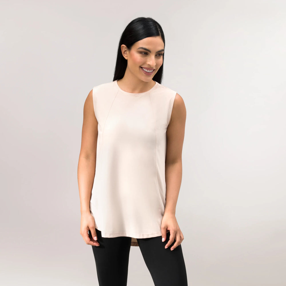 Light pink Twril sleeveless top with gentle stretch fit - بلوزة "تويرل" بدون أكمام باللون الوردي الفاتح مع قصة مطاطية لطيفة