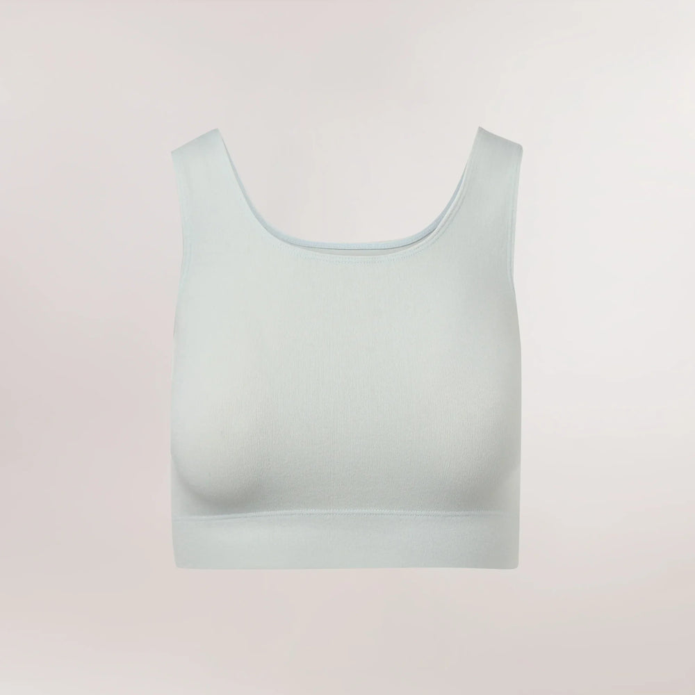 A core light blue Limber Up cropped top - بلوزة قصيرة من كوليكشن "ليمبر آب" باللون الأزرق الفاتح