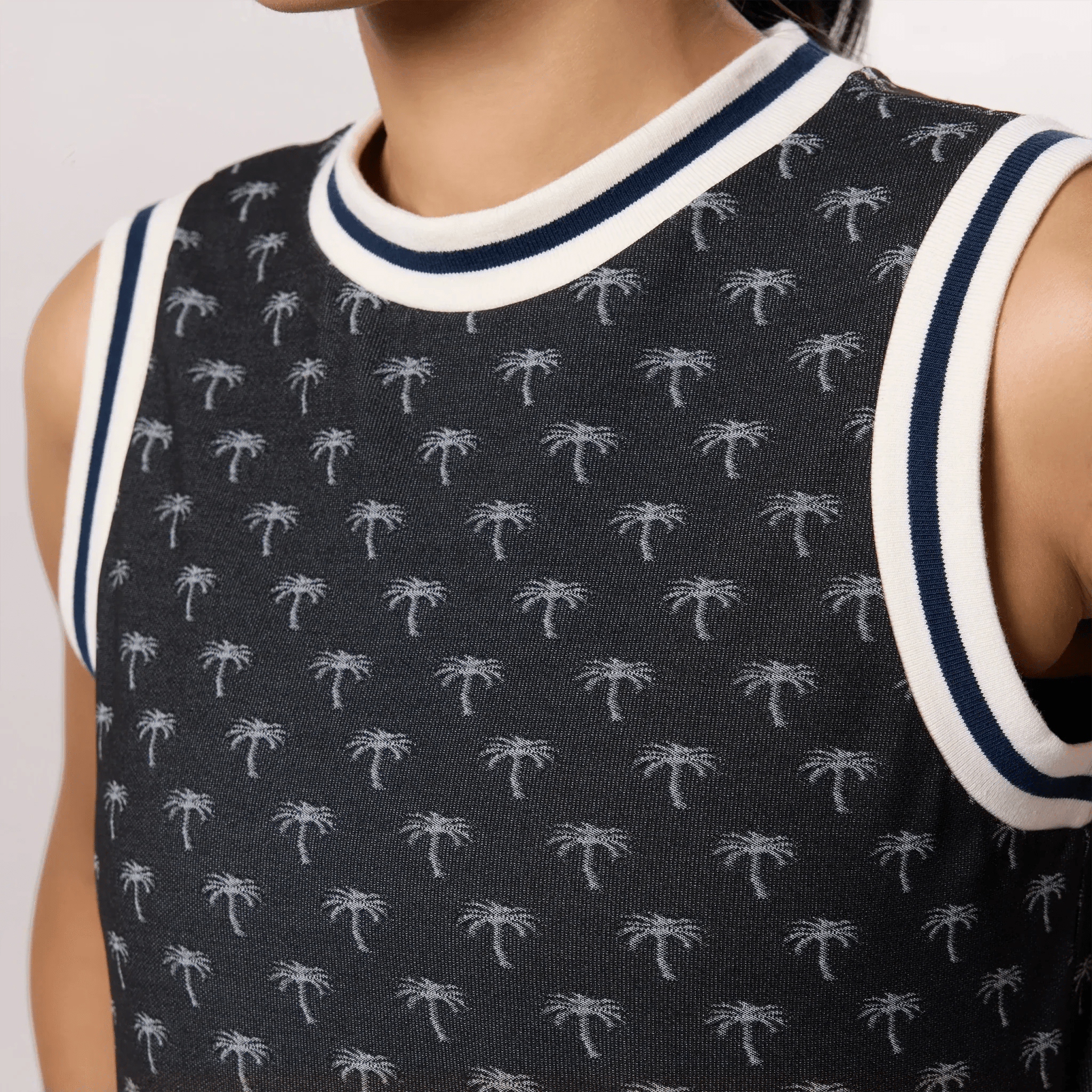 Comfort Sleeveless Top - SEASONAL PRINT