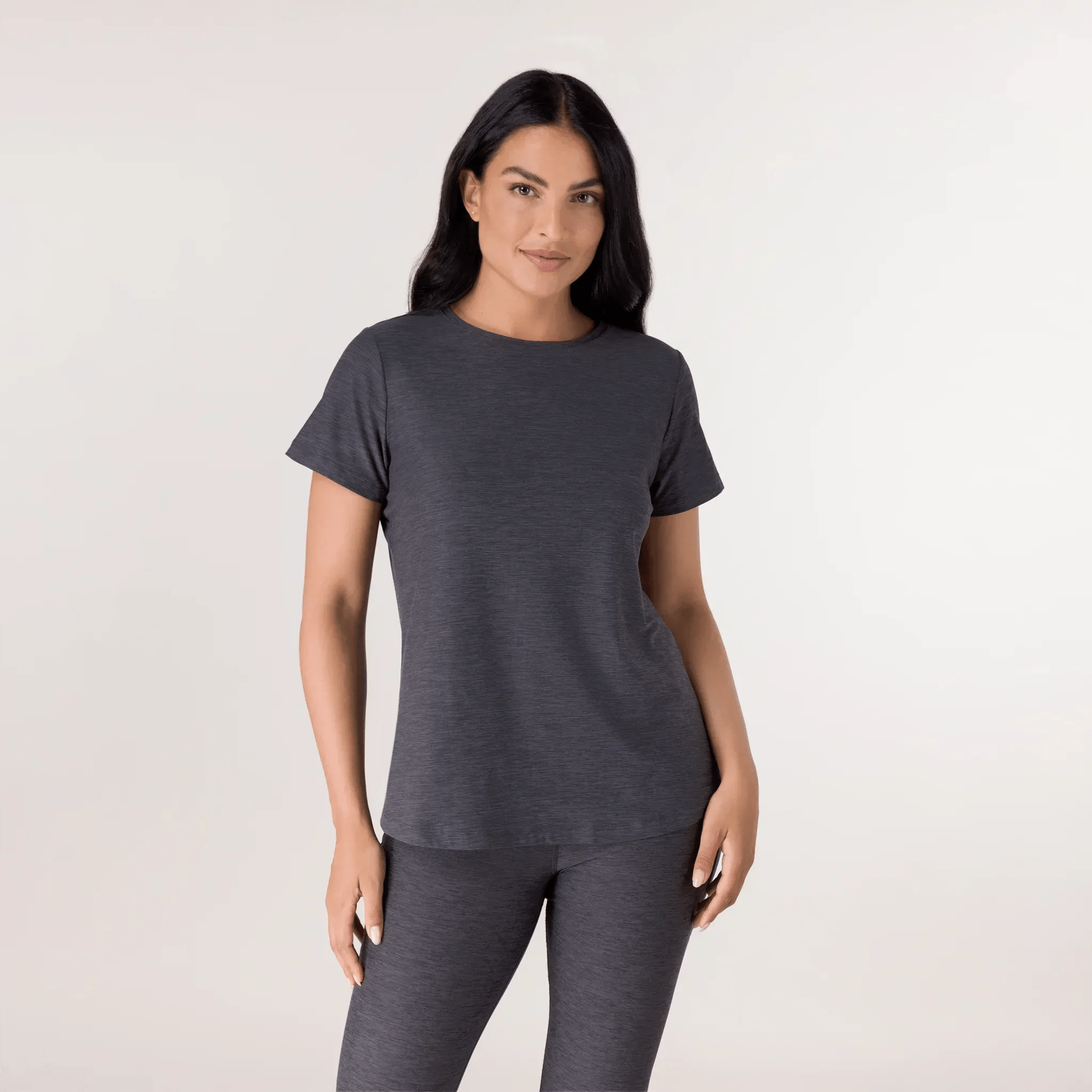 A charcoal inner beat dance t-shirt from the Kayanee Dance Fit collection - تيشيرت "إنر بيت دانس" باللون الرصاصي من مجموعة كياني دانس فيت