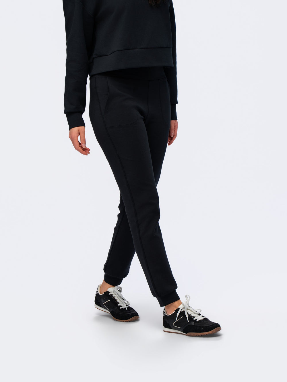 Soft Walkabout Jogger - SEASONAL BLACK