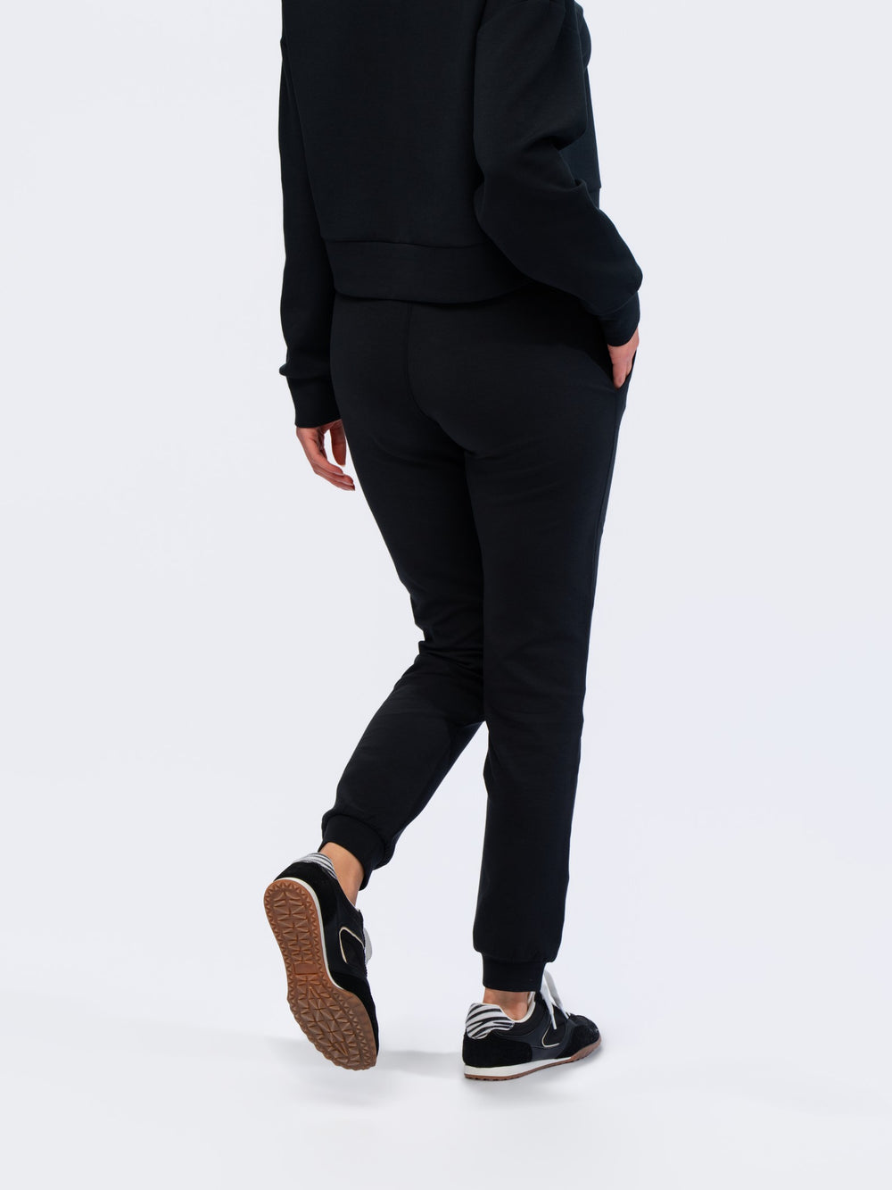 Soft Walkabout Jogger - SEASONAL BLACK