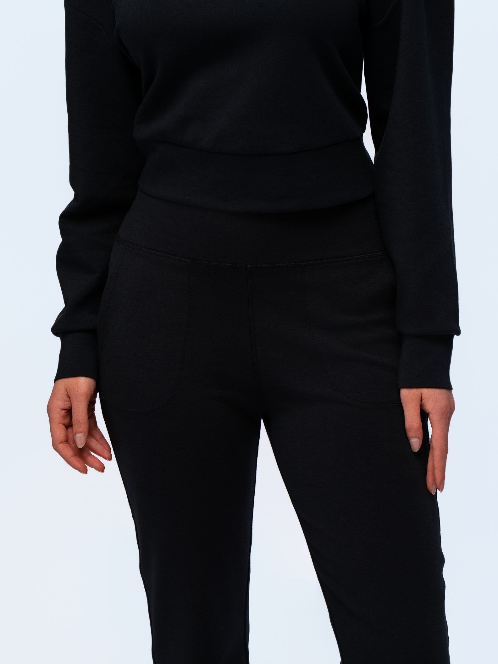 Soft Walkabout Jogger - SEASONAL BLACK