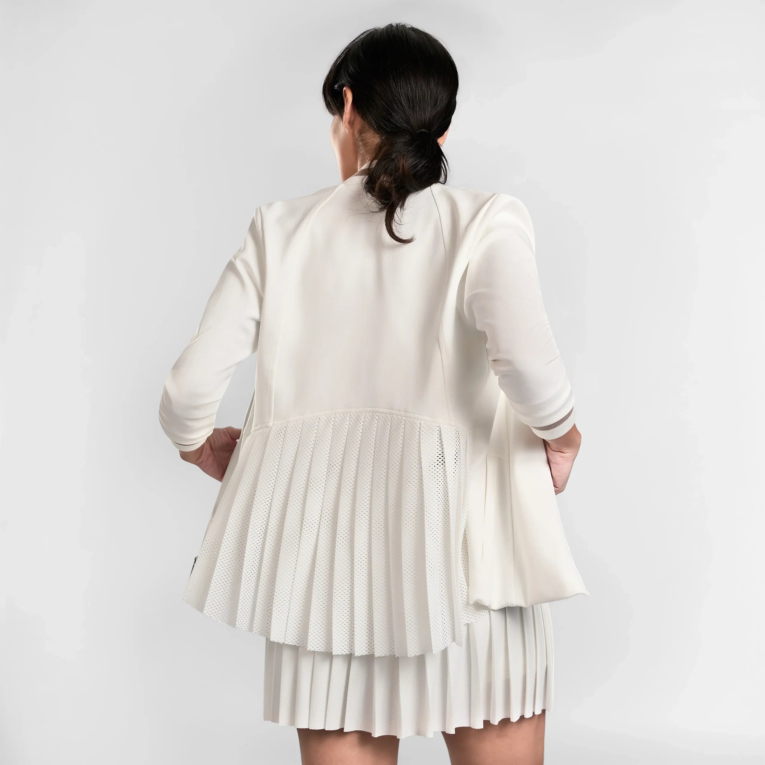 Active Pleat-Back Jacket - SEASONAL WHITE