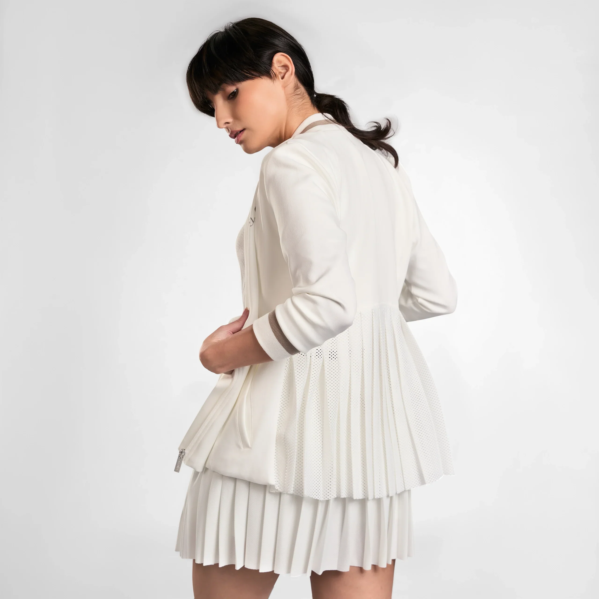 Active Pleat-Back Jacket - SEASONAL WHITE