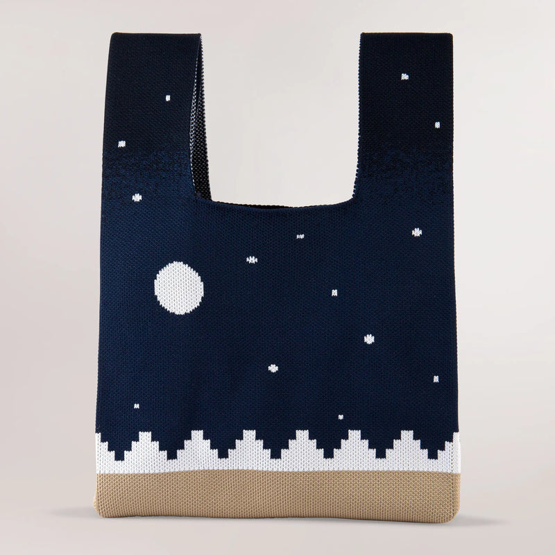 Patterned navy bag from the Ramadan collection - حقيبة من مجموعة رمضان منقوشة باللون الأزرق البحري