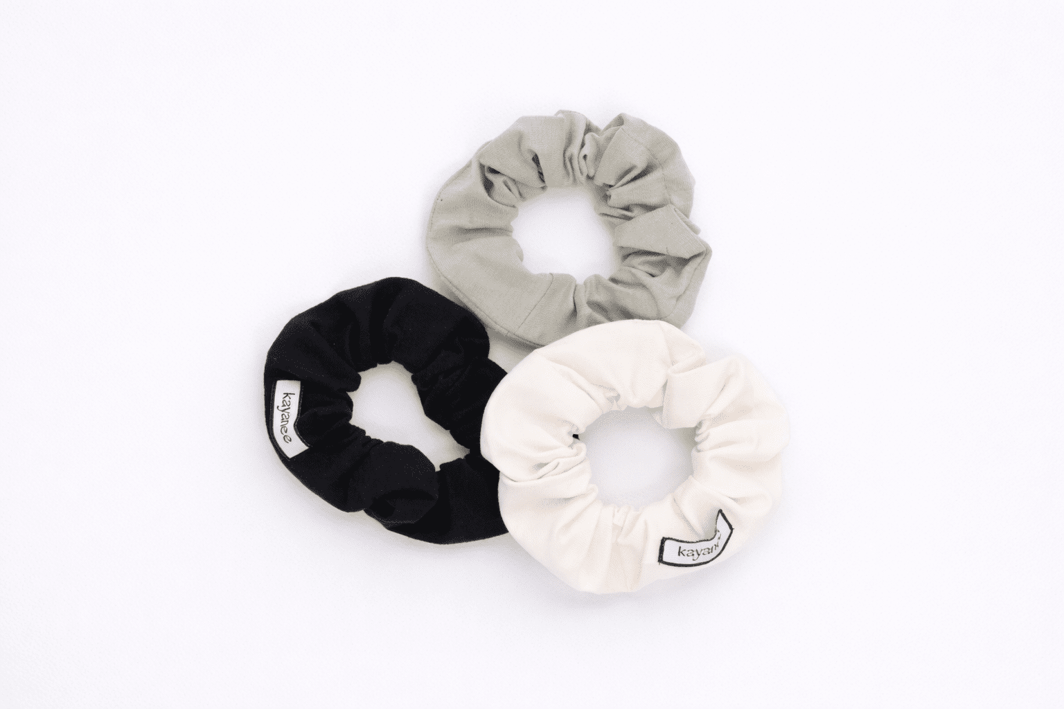 ثلاثة أربطة شعر منسوجة