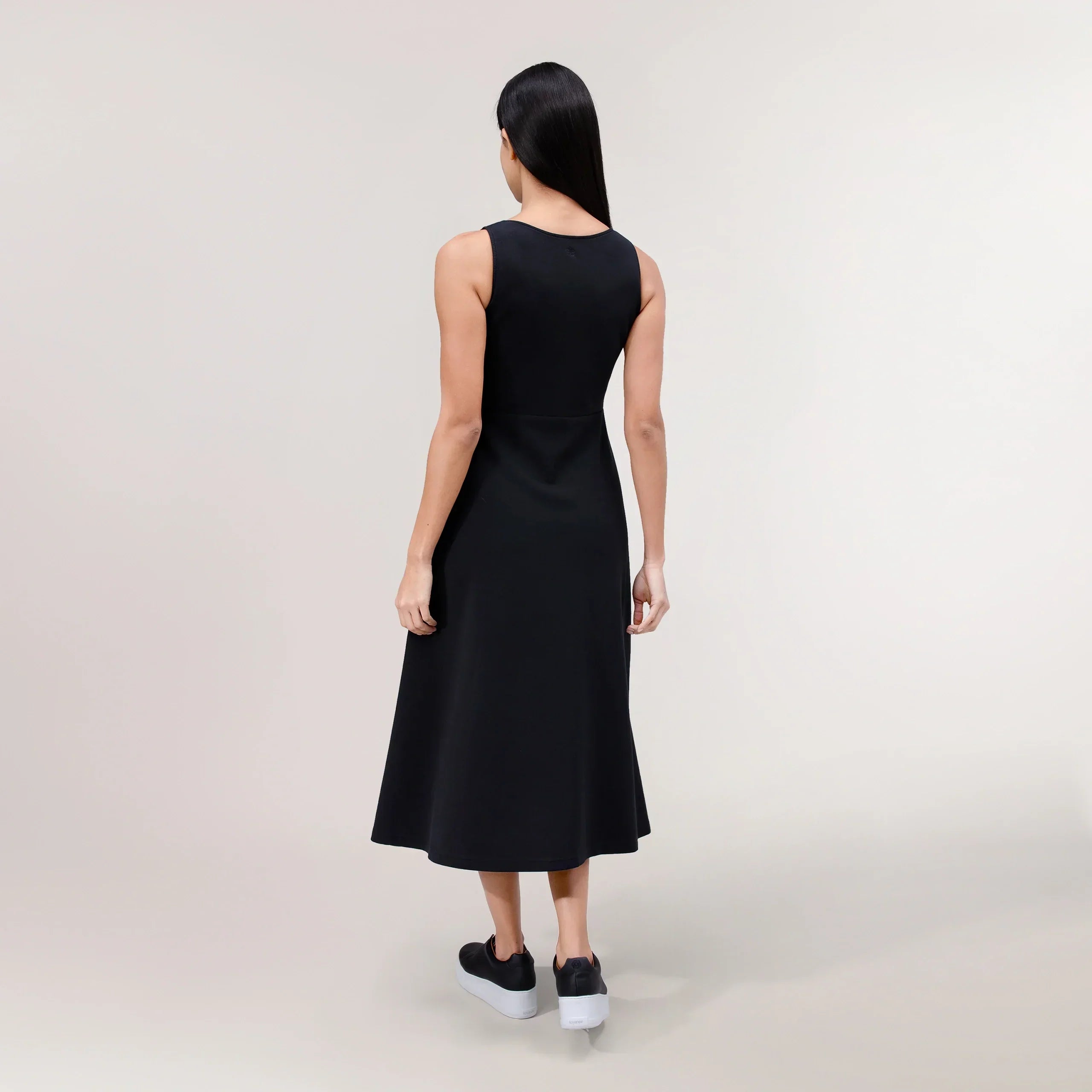 Walkabout Jersey Dress - CORE BLACK