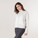 A model in heather grey zipped jacket with pockets - عارضة أزياء ترتدي سترة رمادية اللون بسحاب وجيوب