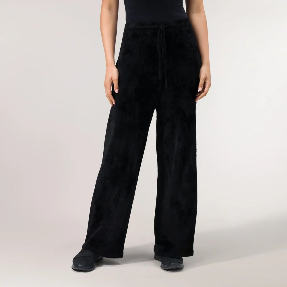 Soft Cozy Up black lounge pants with adjustable waistband - بنطال لوْنج "كوزي آب" أسود ناعم بحزام خصر قابل للتعديل