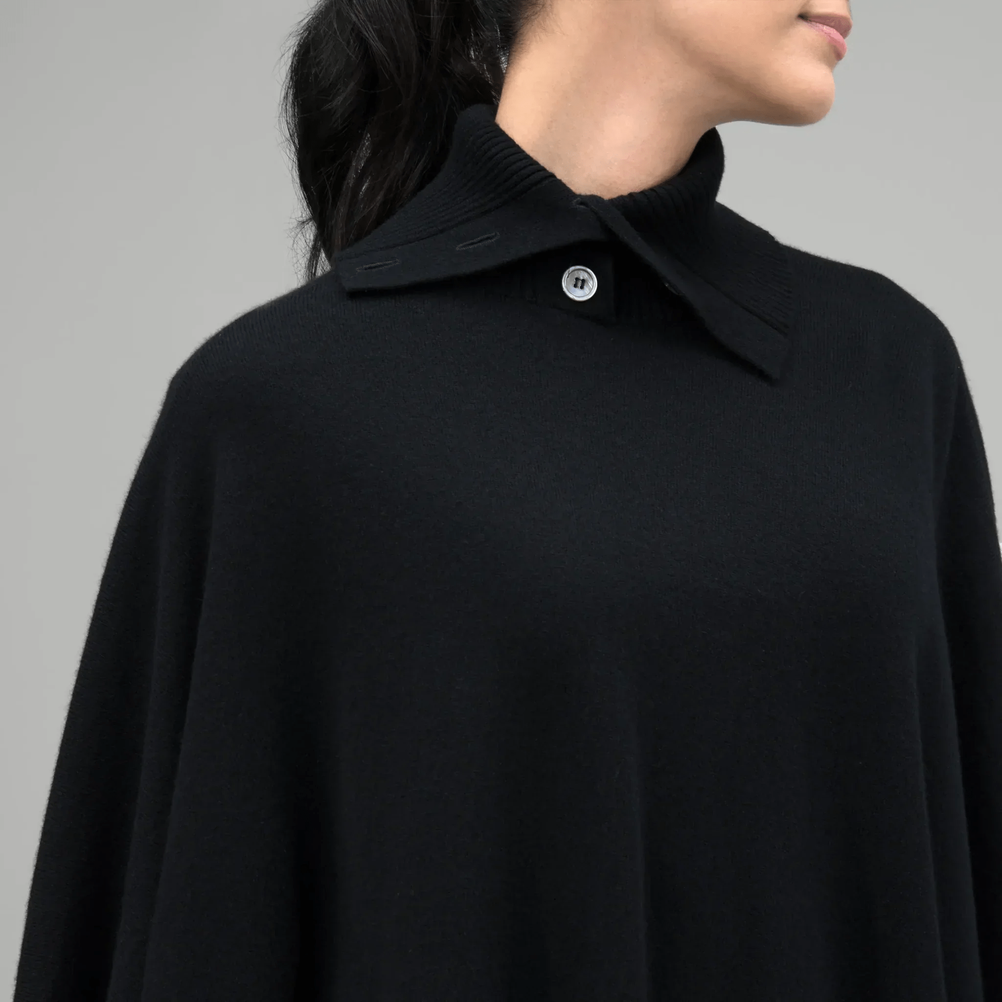 Cashmere Poncho - SEASONAL BLACK