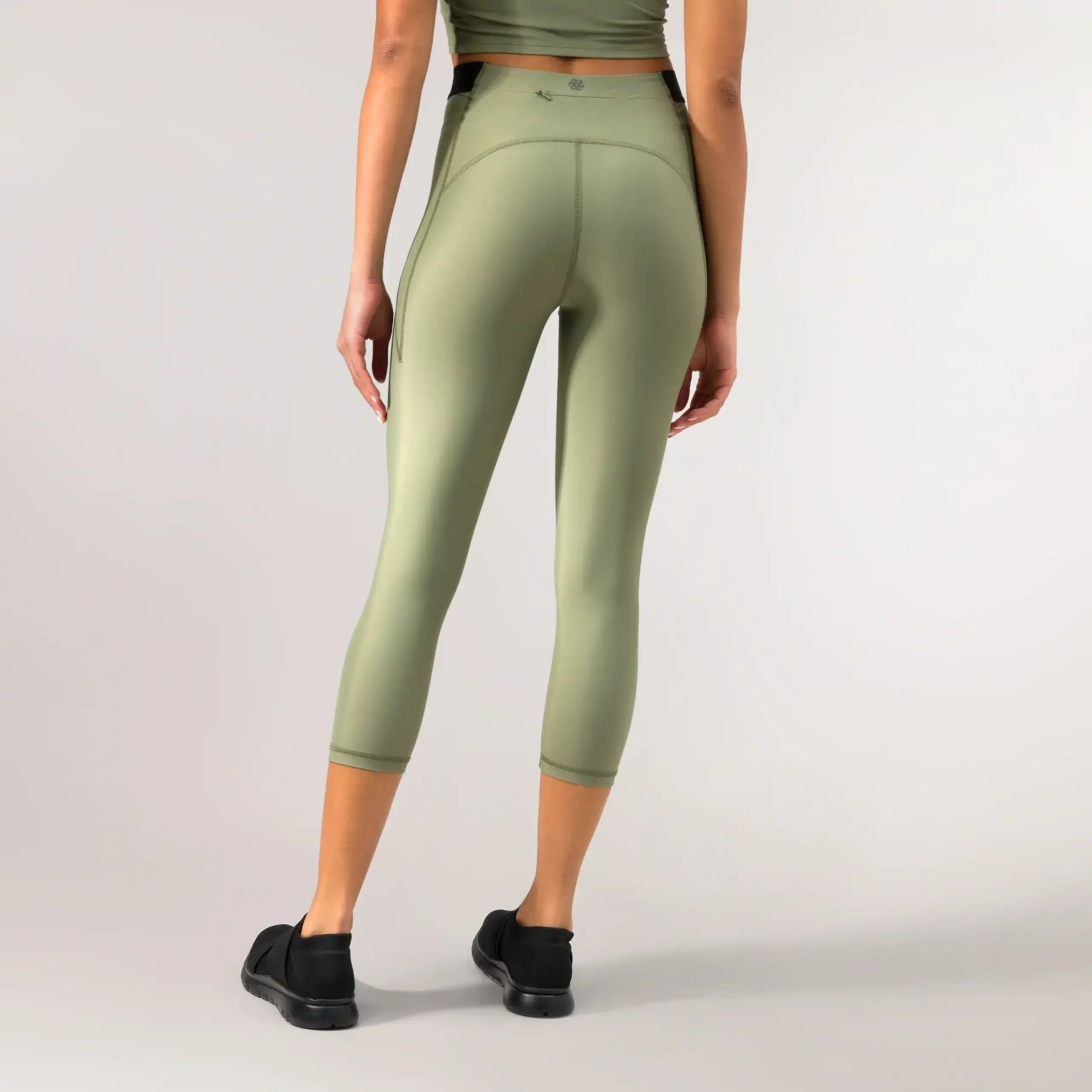 Glide Cropped Legging - CORE MUSK GREEN