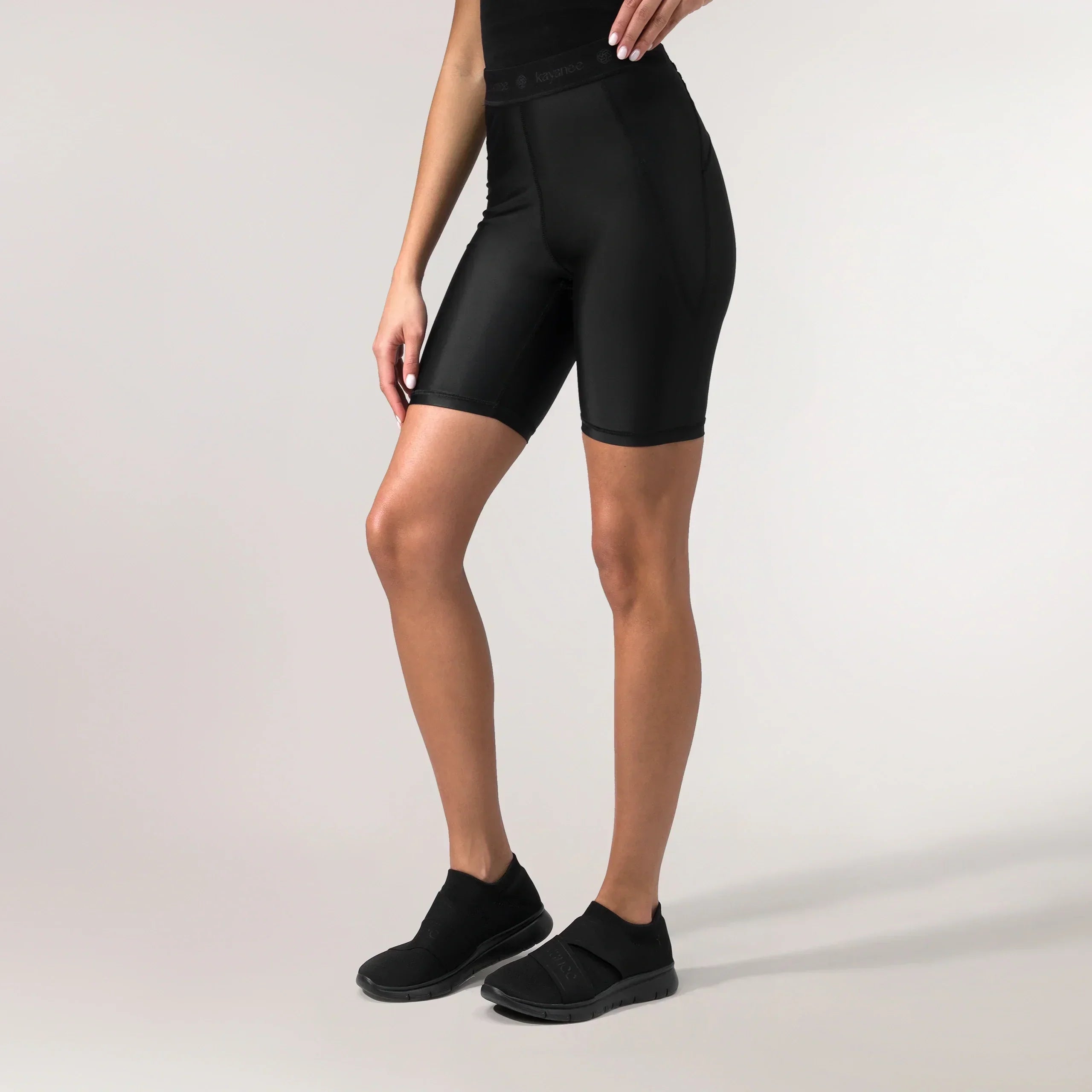 Black biker shorts with sleek fit and high waist - شورت بايكر أسود بقصّة أنيقة وخصر مرتفع