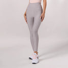 Grey high-waisted leggings with contoured seams - بنطال ضيق رمادي اللون بخصر مرتفع مع درزات محددة