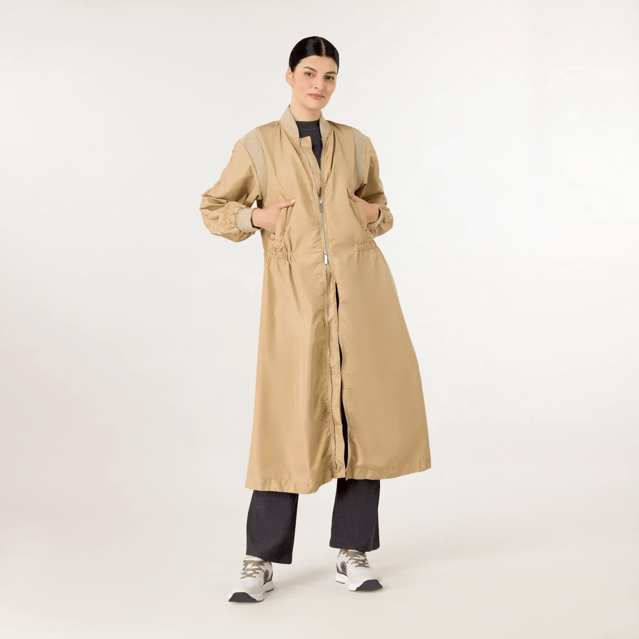 Sand bomber parka with oversized fit and high collar - باركا رملية بقصّة واسعة وياقة عالية