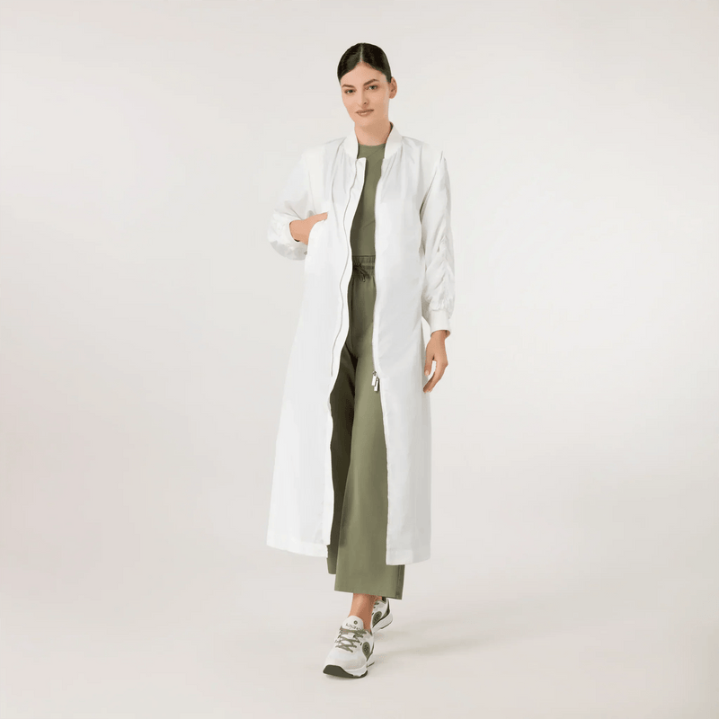 White bomber parka with boxy fit and zip front - جاكيت بومبر أبيض بقصّة مربعة وسحّاب أمامي