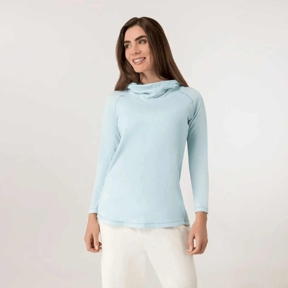 Light blue hooded top with long sleeves and stretch - بلوزة زرقاء فاتحة بغطاء رأس وأكمام طويلة وقماش مطاطي