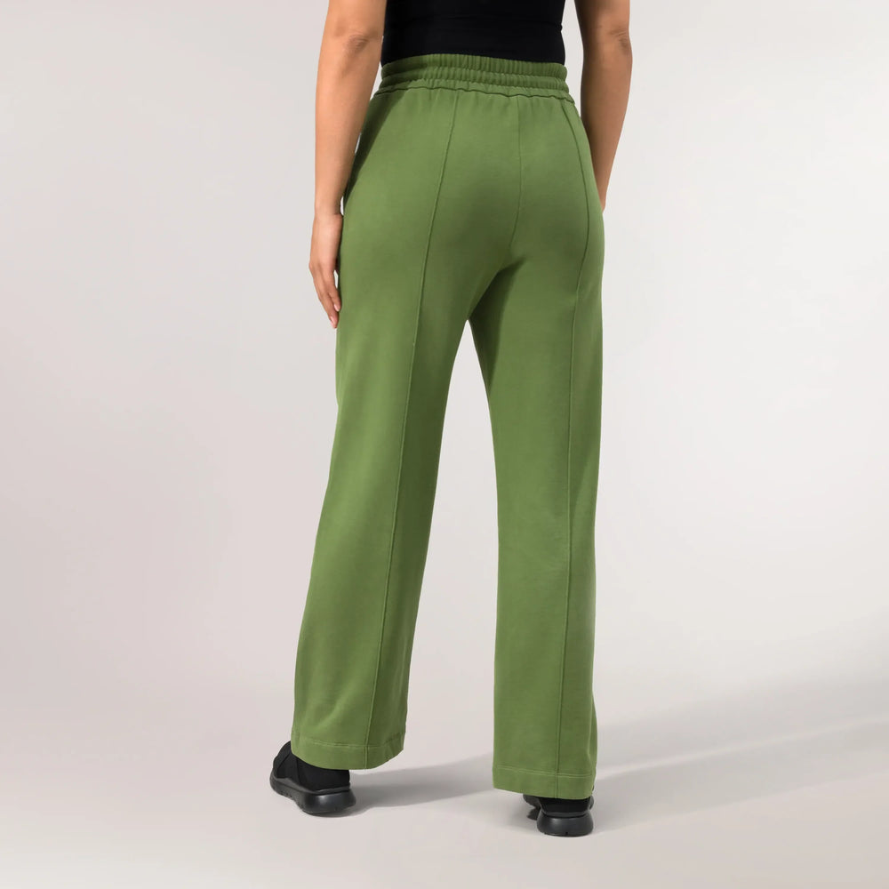 Good To Go Track Pants - CORE DARK MUSK GREEN