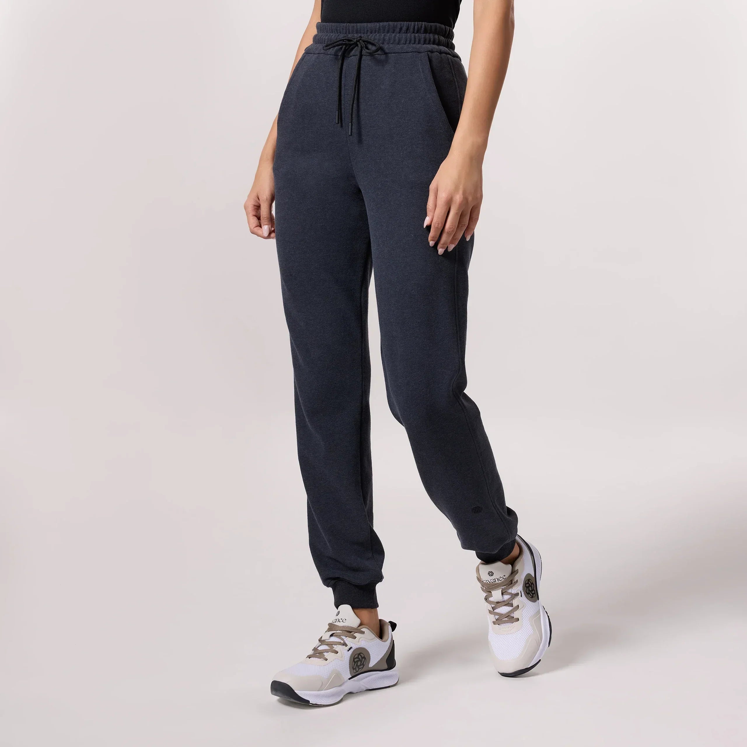Front view of good to go jogger in charcoal grey - منظر أمامي لبنطال رياضي جاهز للارتداء باللون الرمادي الفحمي