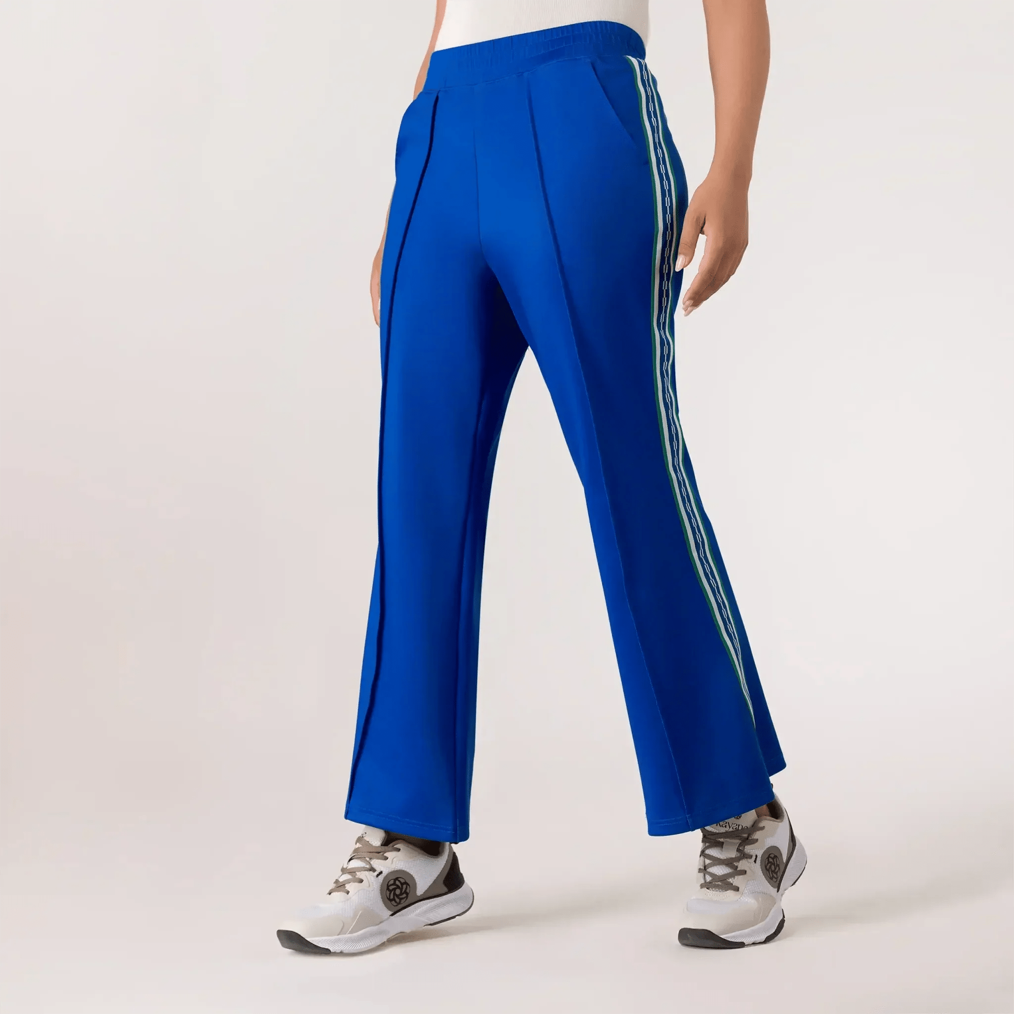 Blue track pants with side stripes & sporty fit - بنطال رياضي أزرق بخطوط جانبية وقصة رياضية