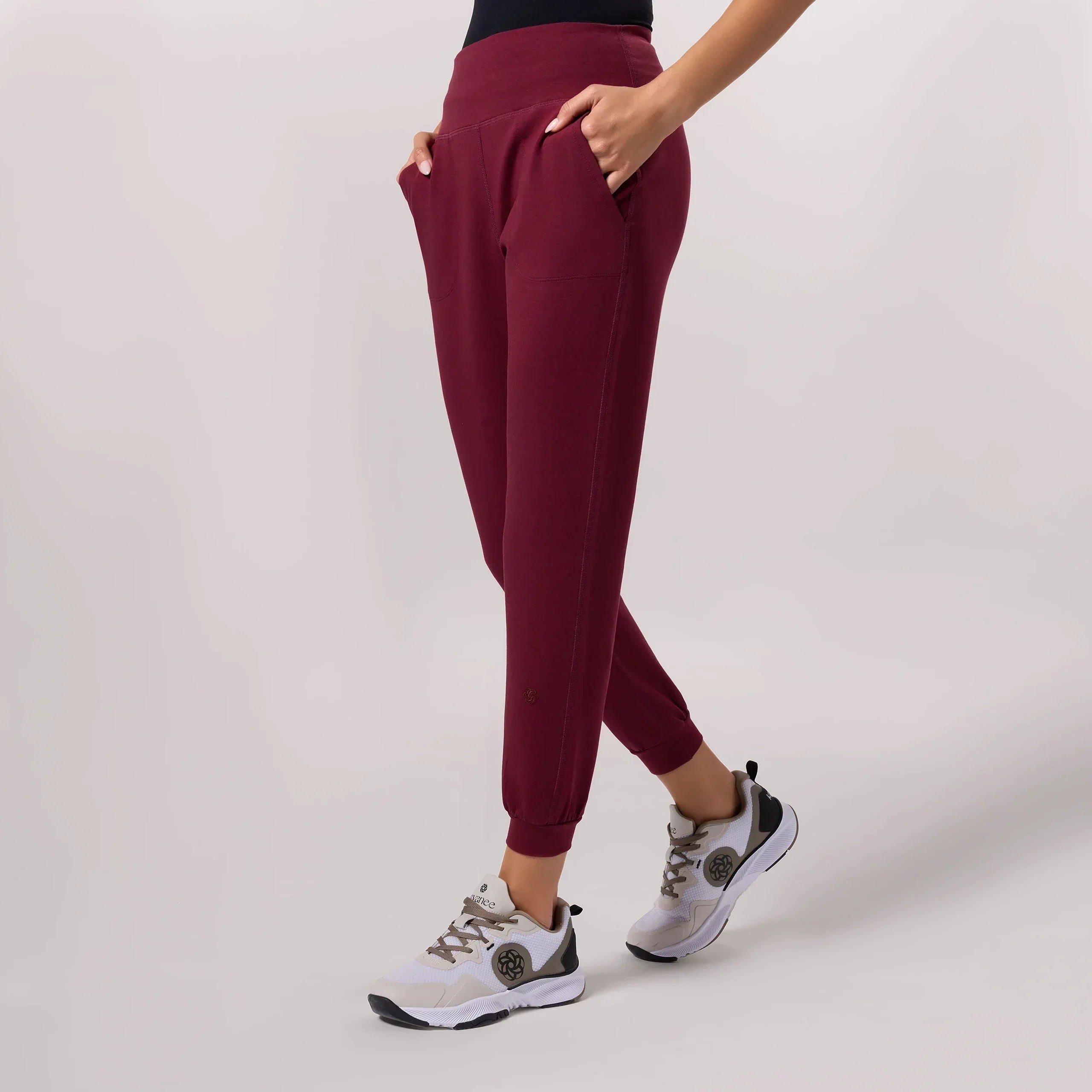 Walkabout Jogger - CORE GRAPE RED