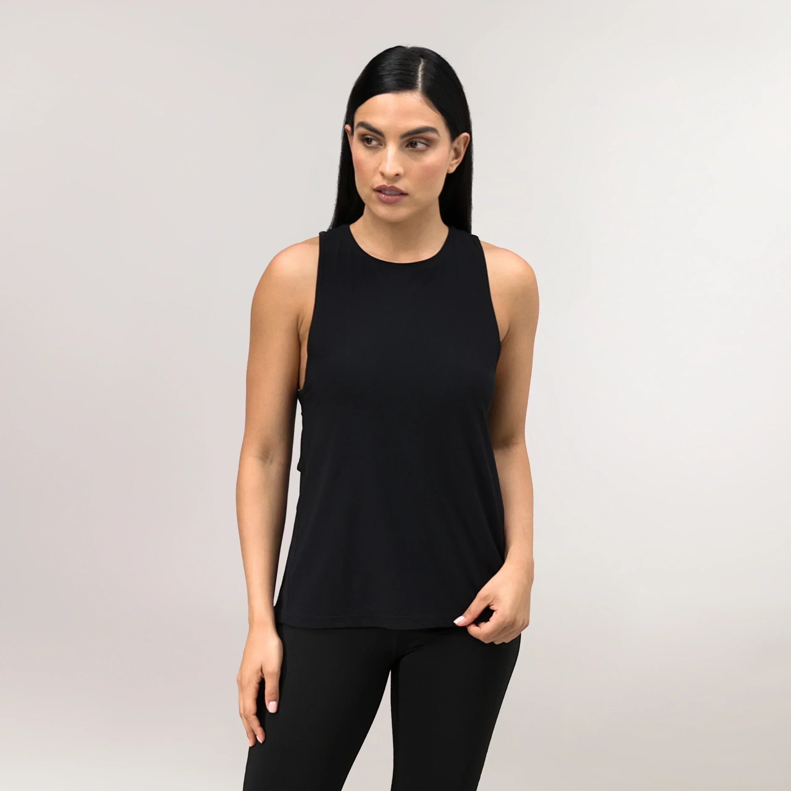 Black Twril racerback top with slim athletic silhouette - بلوزة "تويرل" سوداء بظهر رياضي رفيع