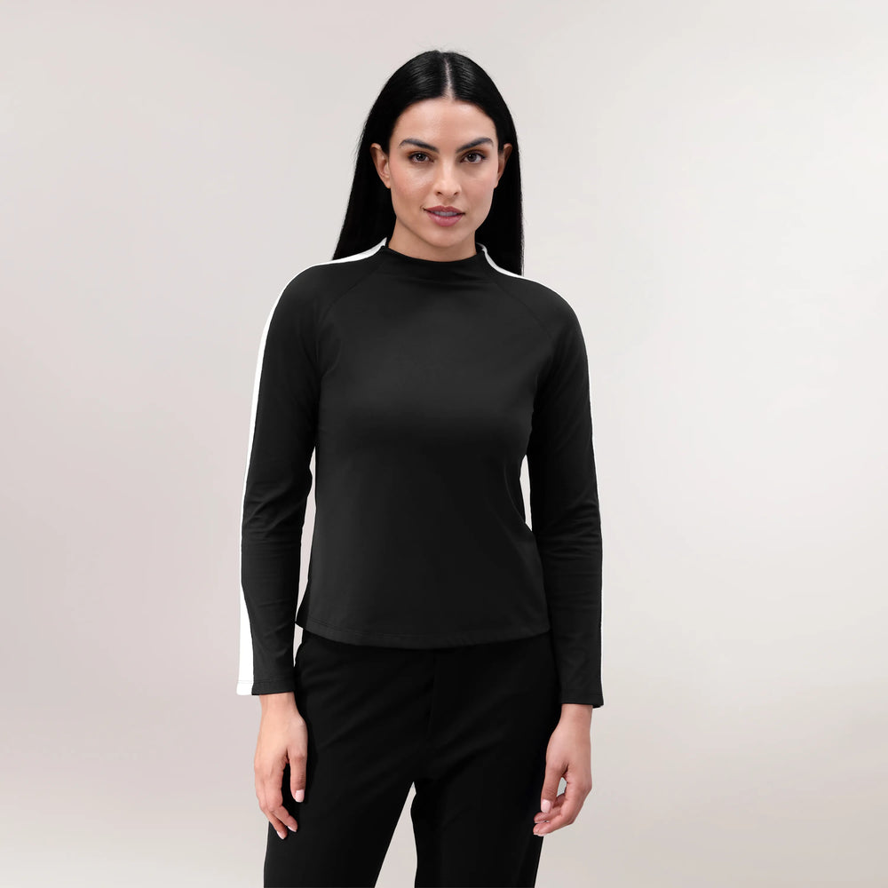 Black long-sleeve tee with a classic cut & lightweight fabric - تي شيرت أسود بأكمام طويلة وقصة كلاسيكية وقماش خفيف الوزن