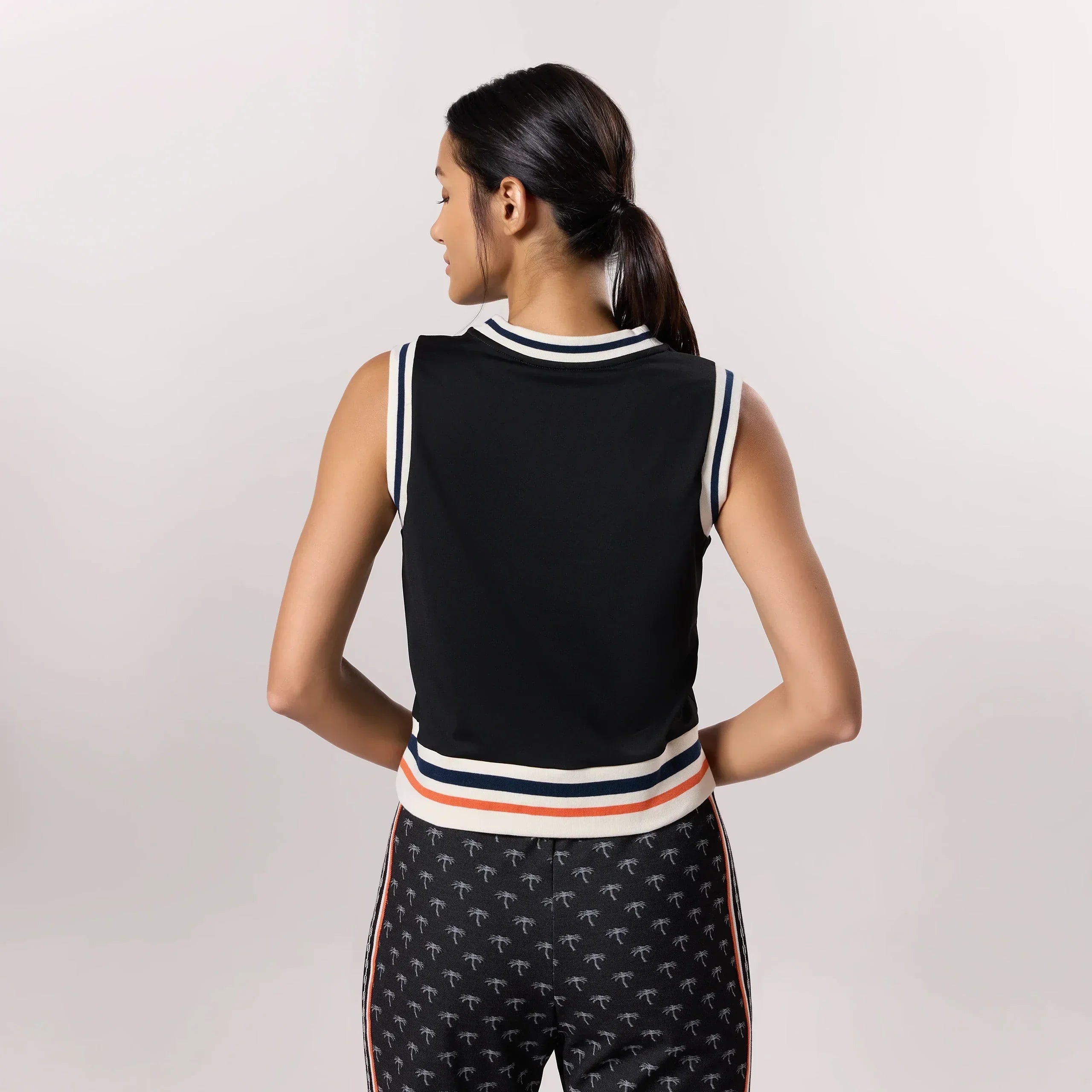 Comfort Sleeveless Top - SEASONAL BLACK