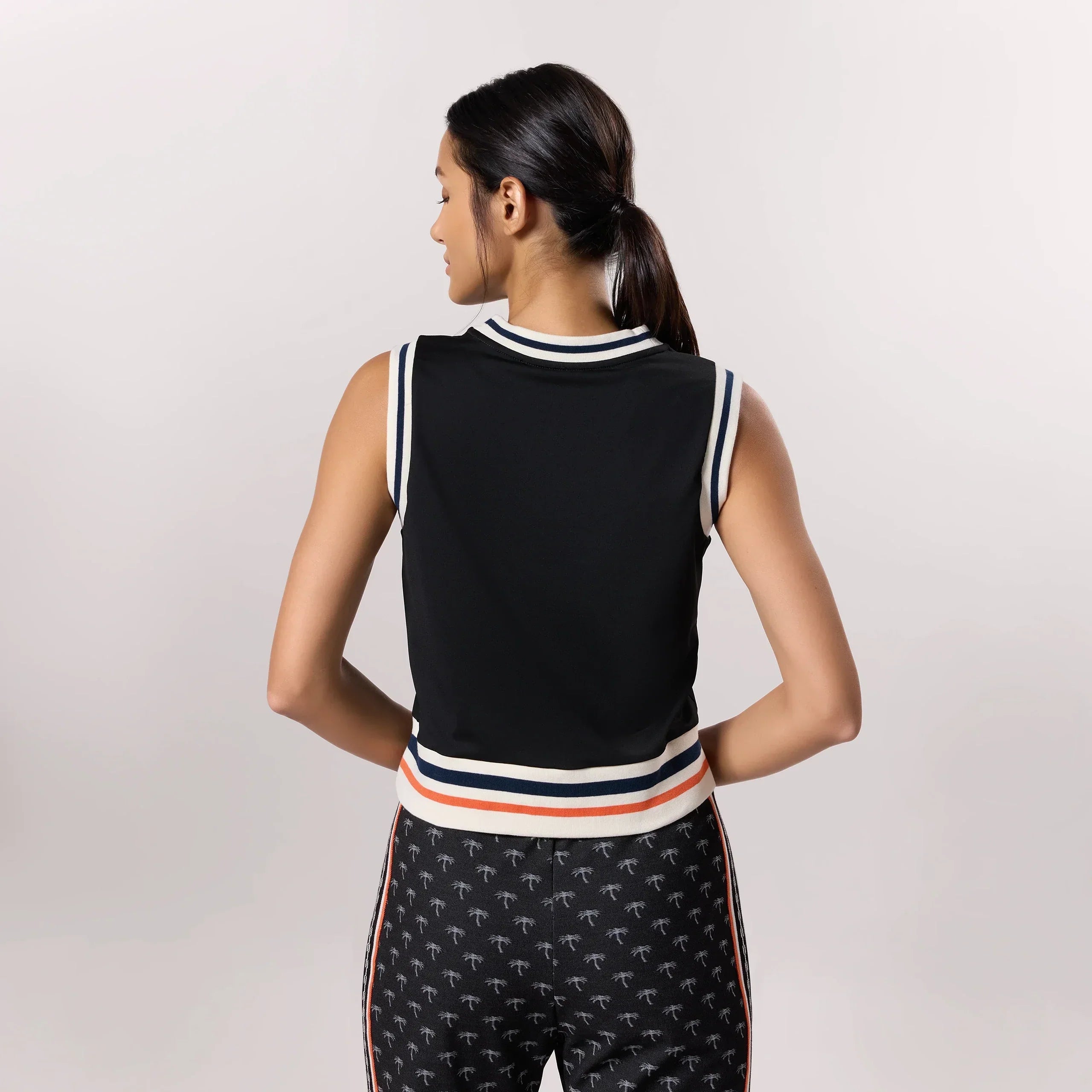 Comfort Sleeveless Top - SEASONAL BLACK